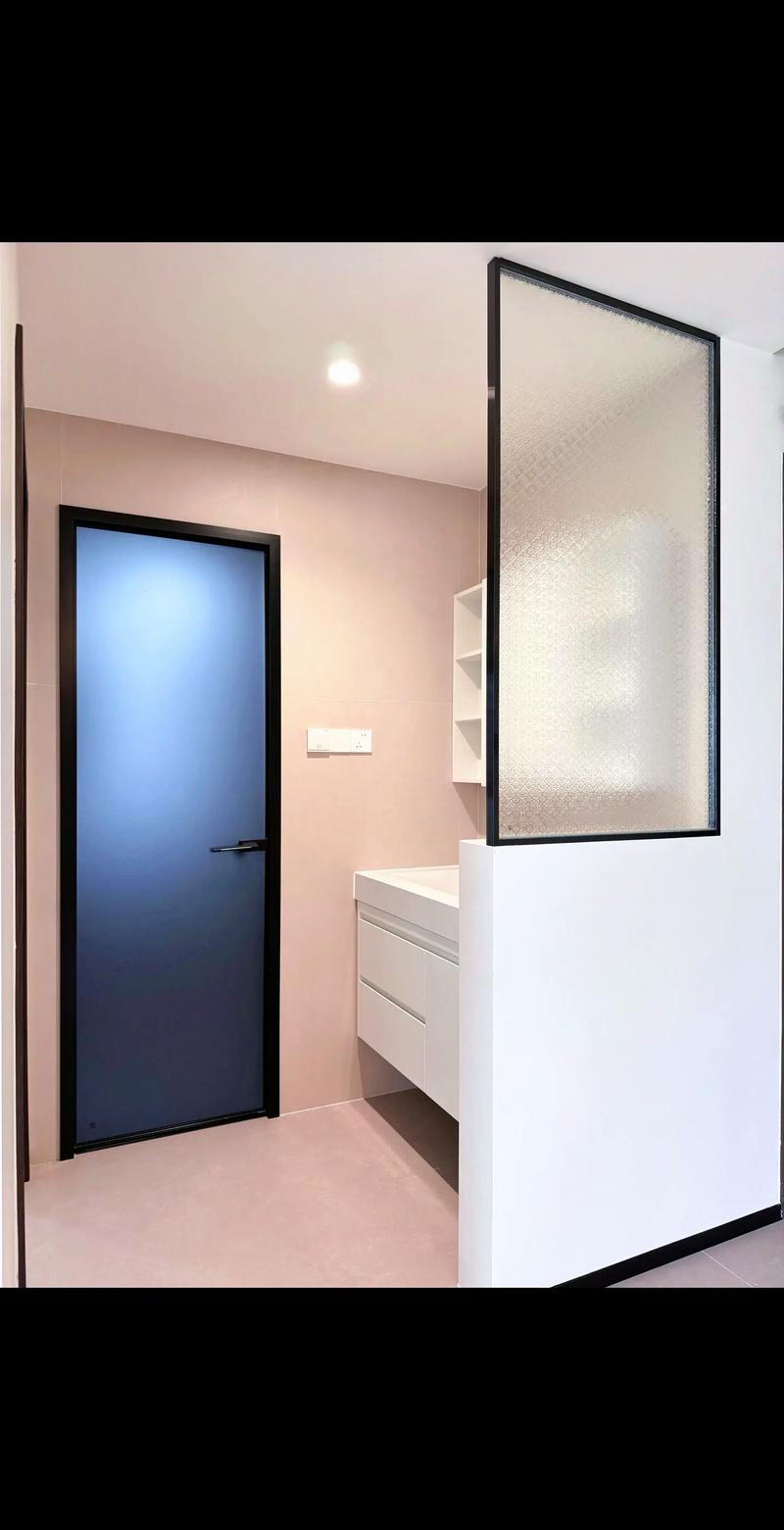 客衛(wèi)生間半墻設計 美觀、實用與空間感的完美融合