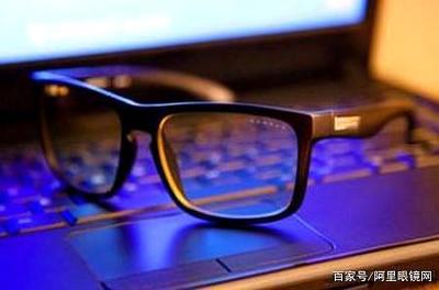 防藍光眼鏡是否真有效？科學挑選數碼眼鏡的實用指南